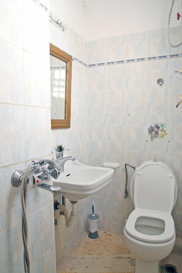 Renata Room By The Sea Near Airport 阿特米达 外观 照片